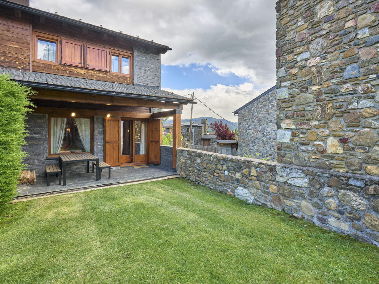 p All Ref1753 32850 1 uai Compra y venta de casas y pisos La Cerdanya