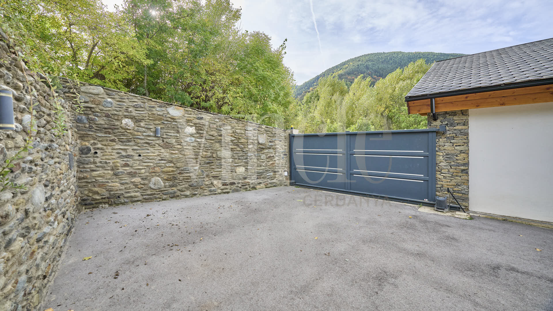 Err-Ref1843-68586 65 Err Ref1843 68586 Compra y venta de casas y pisos La Cerdanya